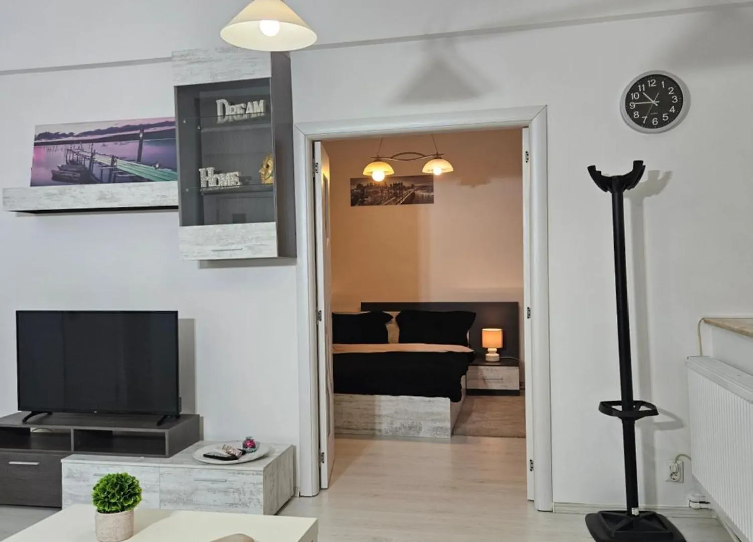 White Apartment By Hilton II 부쿠레슈티 루마니아