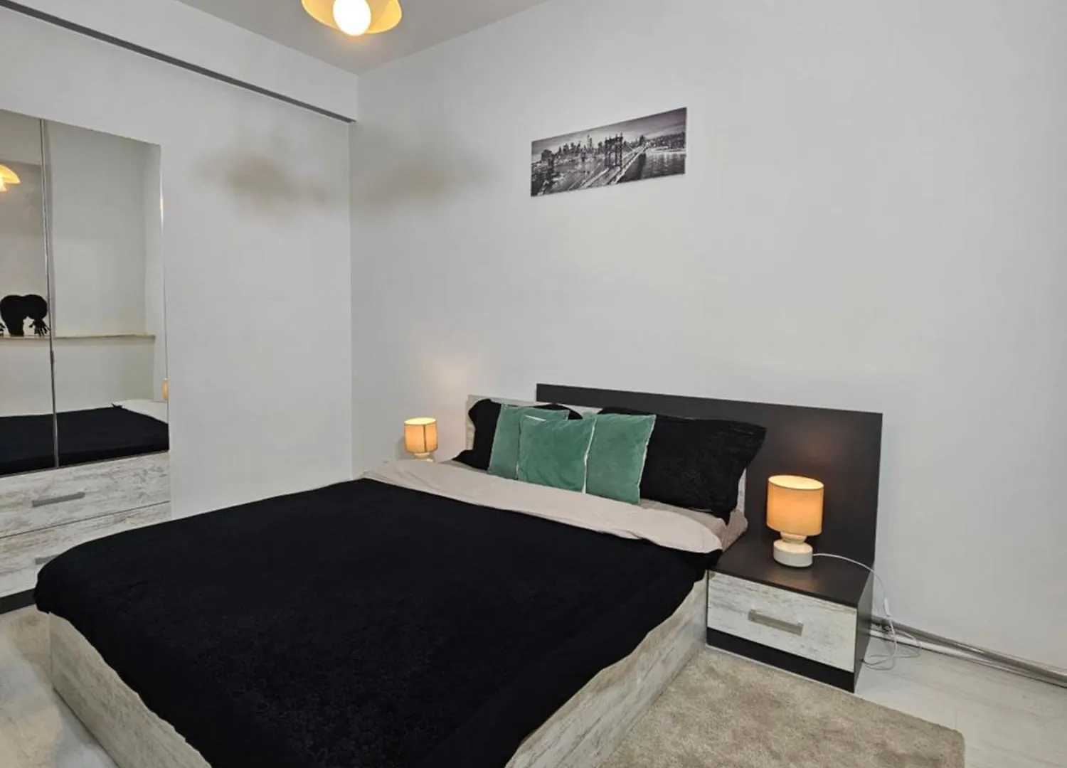 White Apartment By Hilton II Bukarest