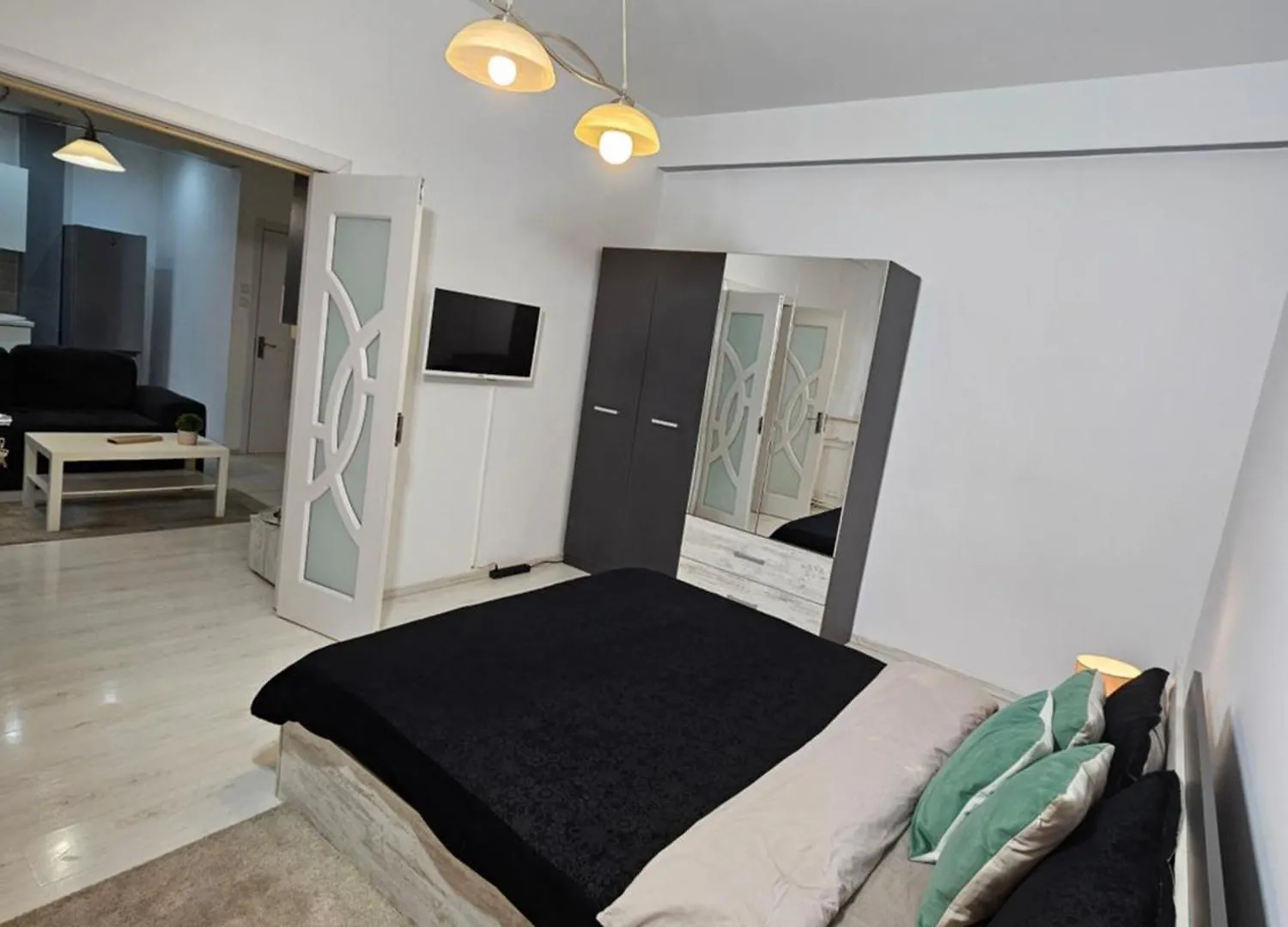 White Apartment By Hilton II Bukareszt